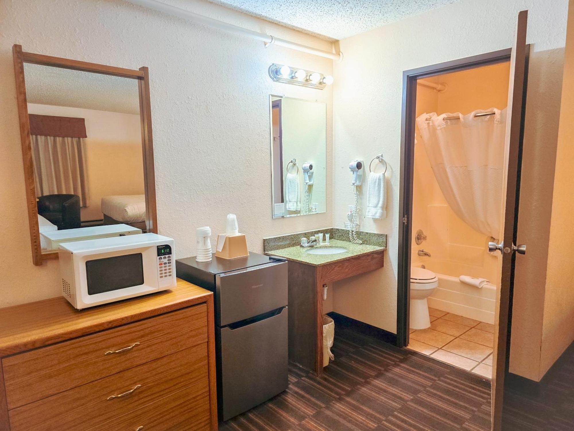 Super 8 By Wyndham Rapid City Extérieur photo